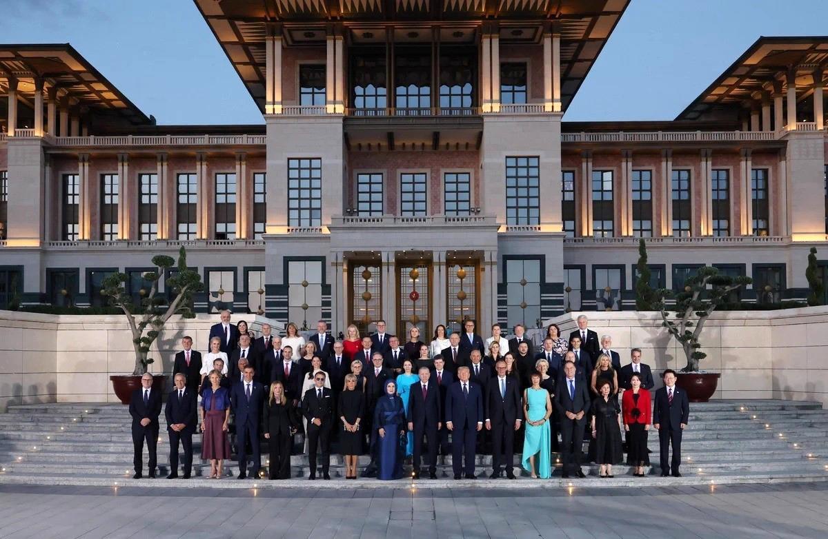 NATO Zirvesi\'nde Türkiye\'nin diplomasi merkezi vurgusu