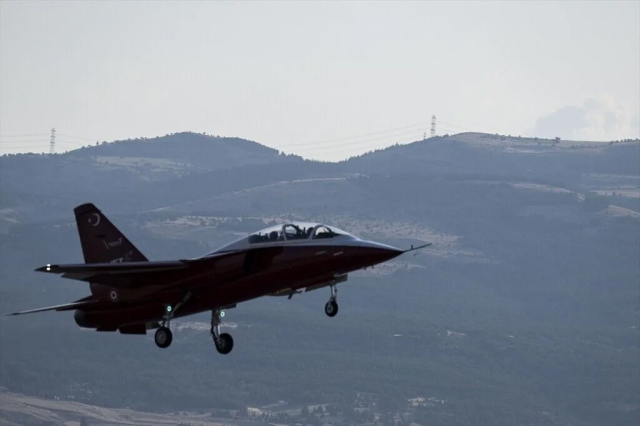 NATO Zirvesi'nde gözler gökyüzüne çevrildi: Milli hava araçları tam not aldı