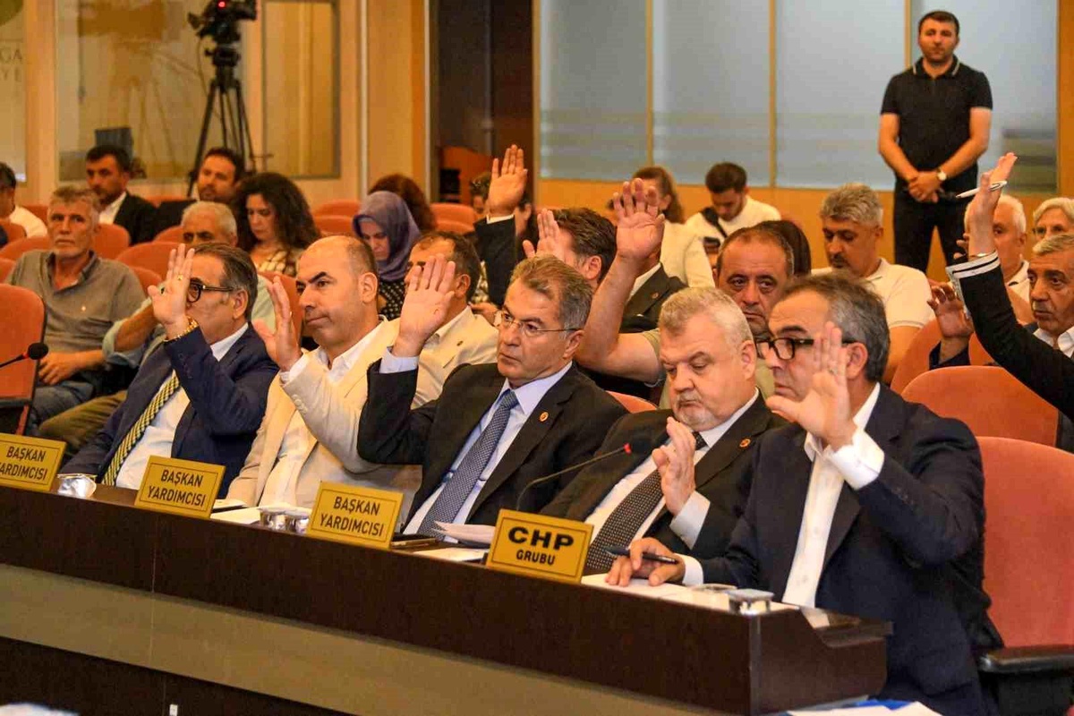 Başkan Aydın\'dan şehitlere ve sanatçılara vefa