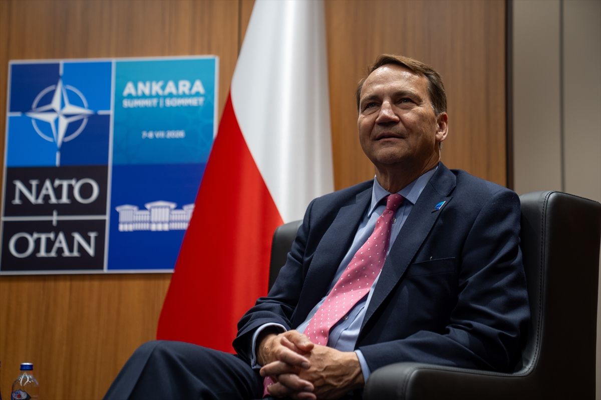 Sikorski: Türkiye, NATO\'nun Güçlü Müttefiki