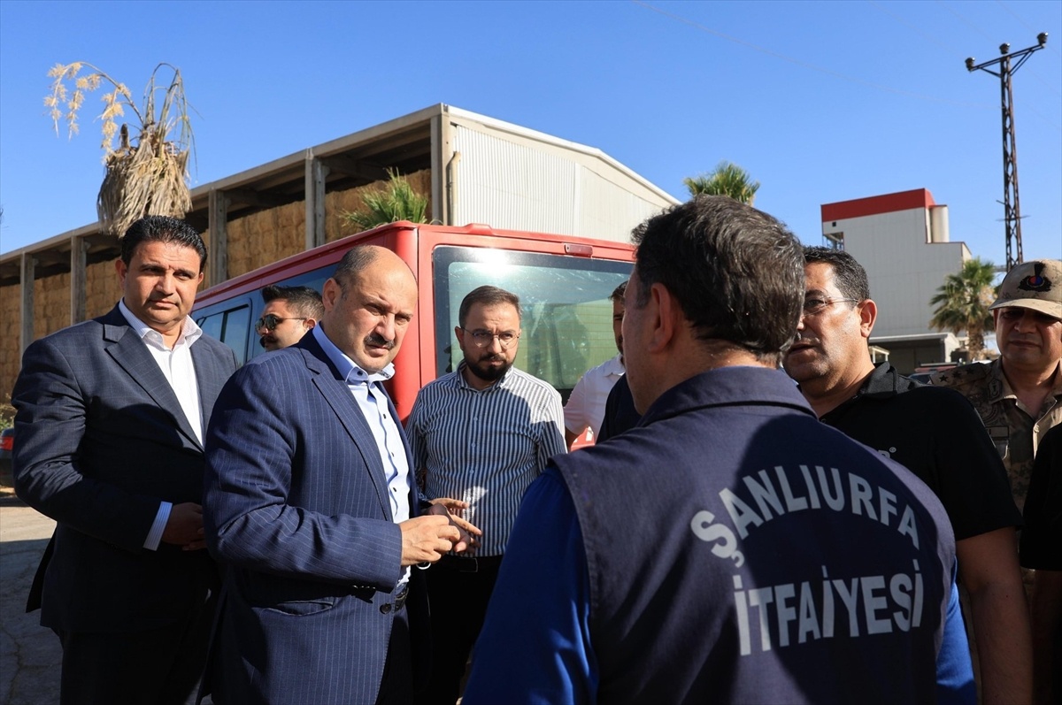 Şanlıurfa\'da Yem Deposunda Yangın