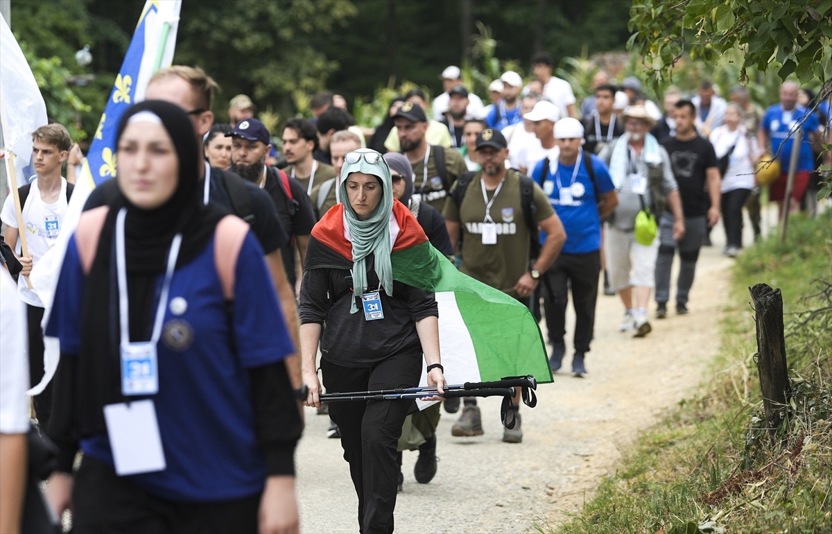Srebrenitsa Soykırımı Anısına Barış Yürüyüşü