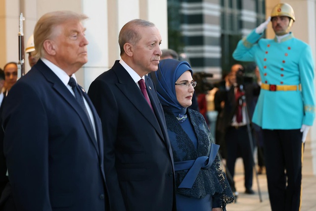 Trump resepsiyon yemeğine 10 üzerinden 12 puan verdi