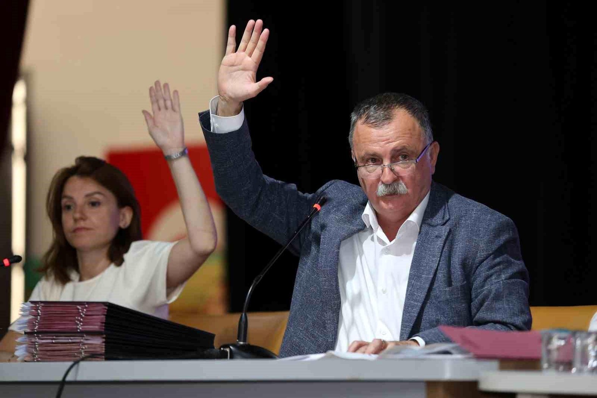 Yunusemre Meclisi\'nde 50 Madde Karara Bağlandı