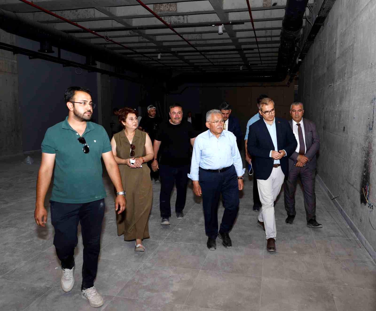 7,7 milyon yıllık fosiller, Başkan Büyükkılıç\'ın Paleontoloji ve Fosil Müzesi Projesi\'nde ayağa kalkacak