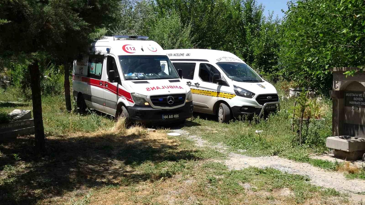 Malatya\'da 71 yaşındaki adam mezarlıkta asılı bulundu