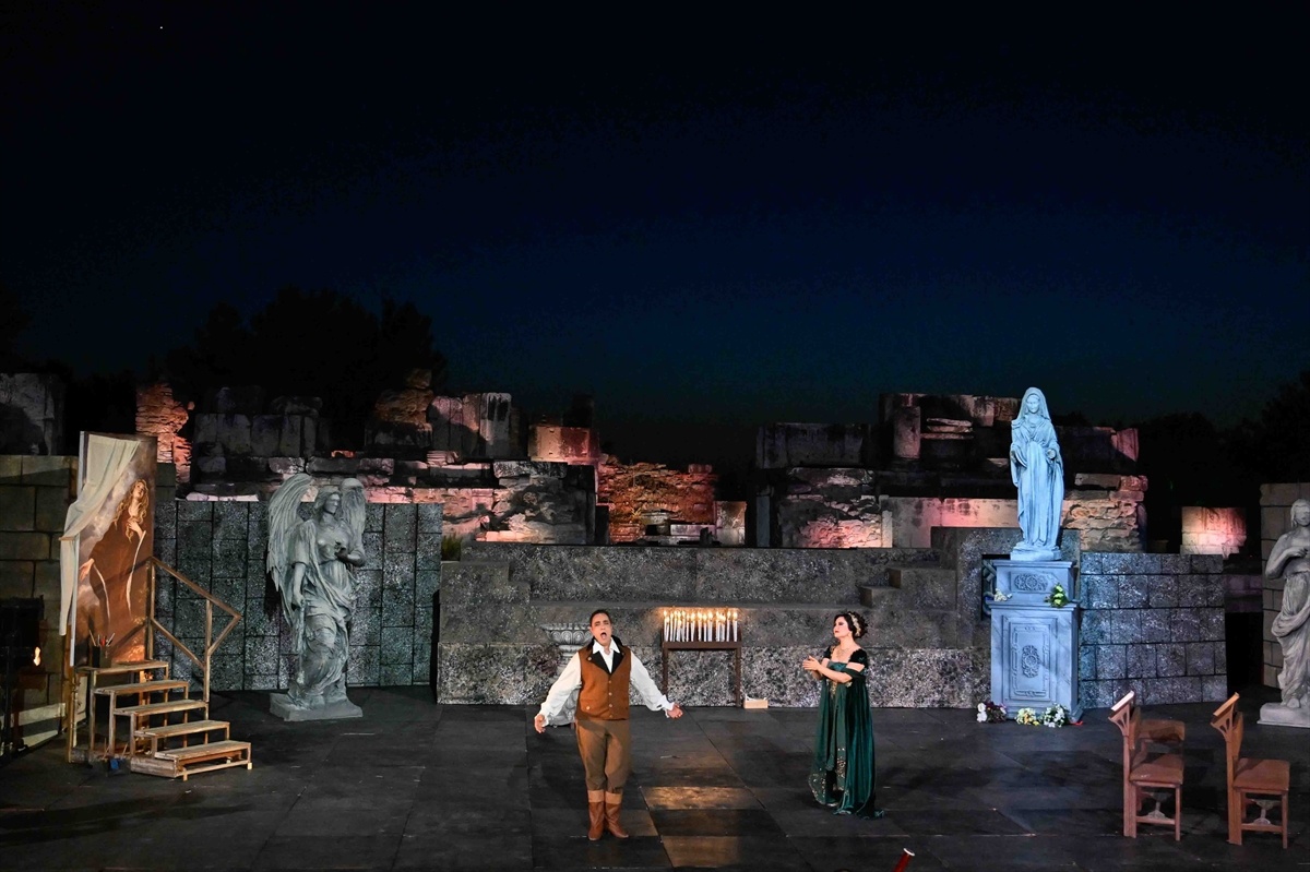 9. Efes Opera ve Bale Festivali Tosca ile Sona Erdi