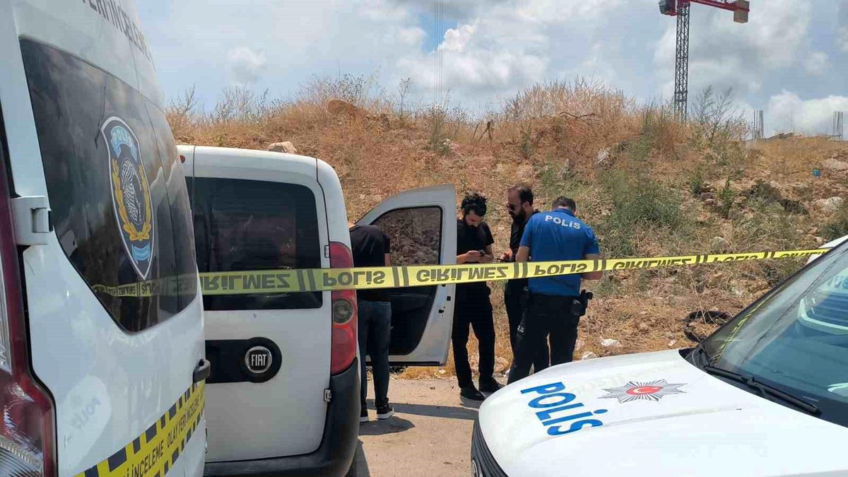 Antalya\'da Trajik Olay: Genç Adam Hayatına Son Verdi