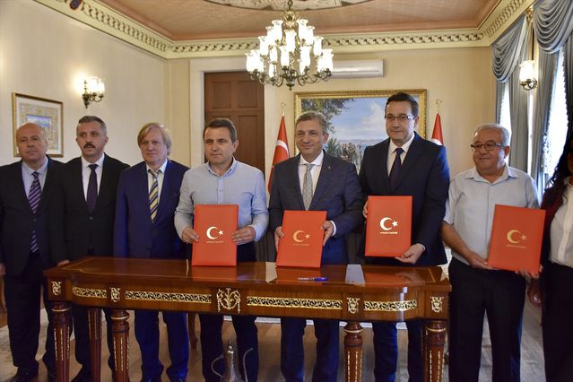 Kemer'de Tarihi Batarya Protokolü