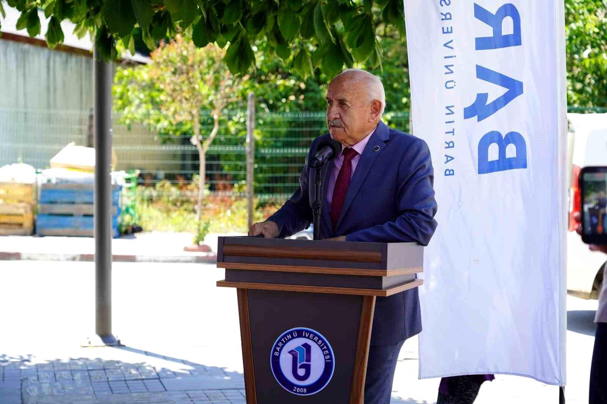 BARÜ Bilim Kafe etkinliğinde gençlere geleceğin meslekleri anlatıldı
