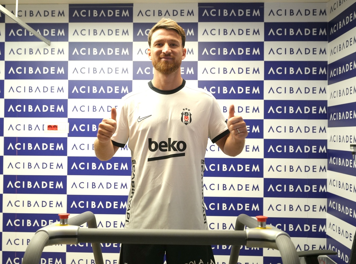 Beşiktaş, Salih Özcan ile sözleşme imzaladı