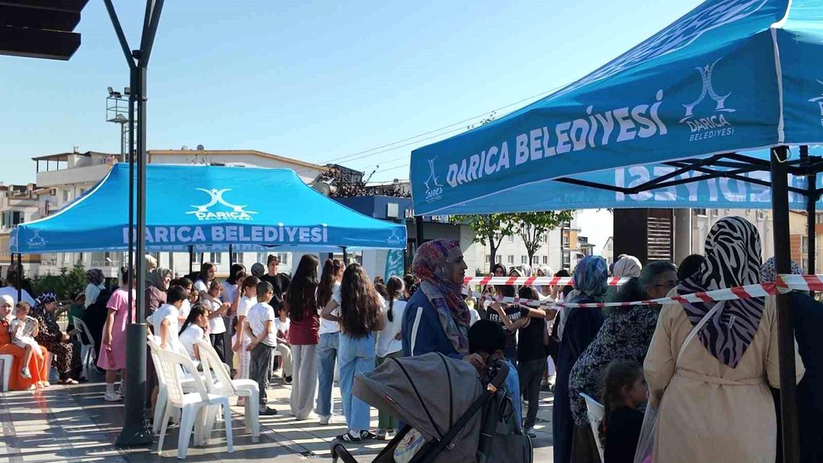 Bu otobüs ile mahalle şenlendi