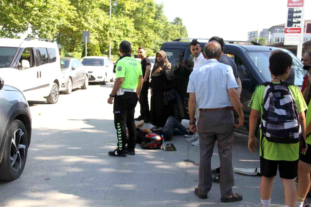 Samsun\'da Trafik Kazası: Motosiklet Sürücüsü Yaralandı