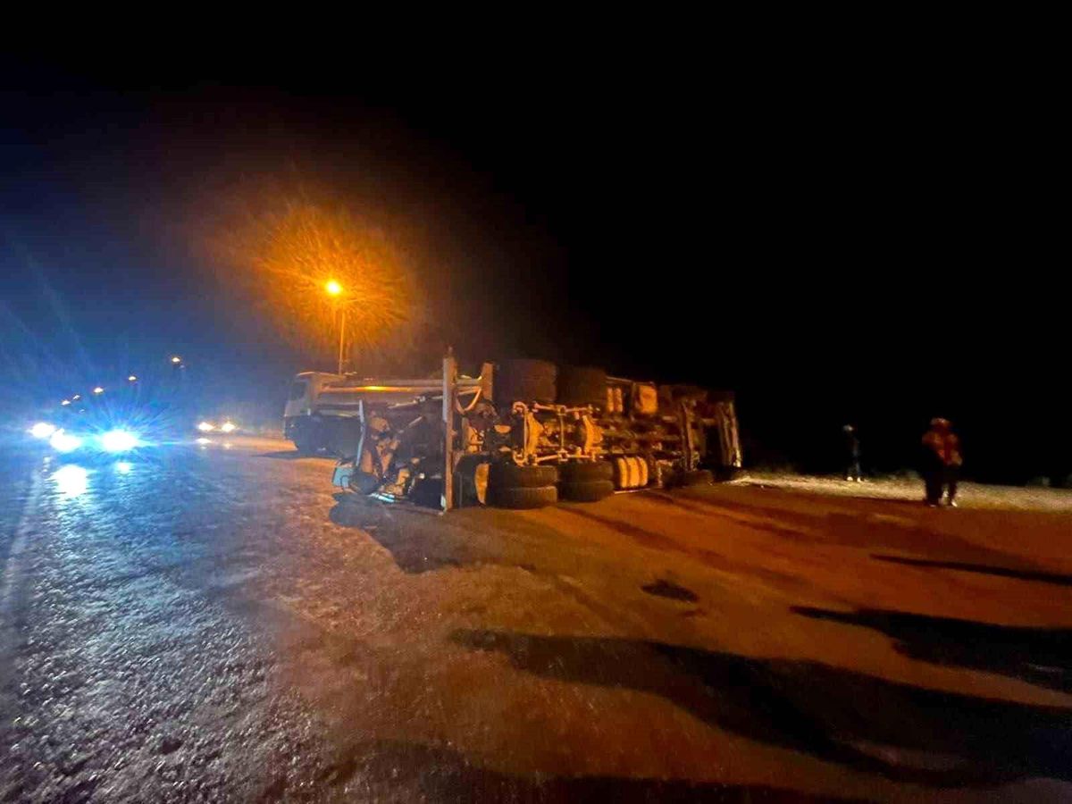 Manavgat\'ta Beton Mikseri Devrildi: 1 Yaralı