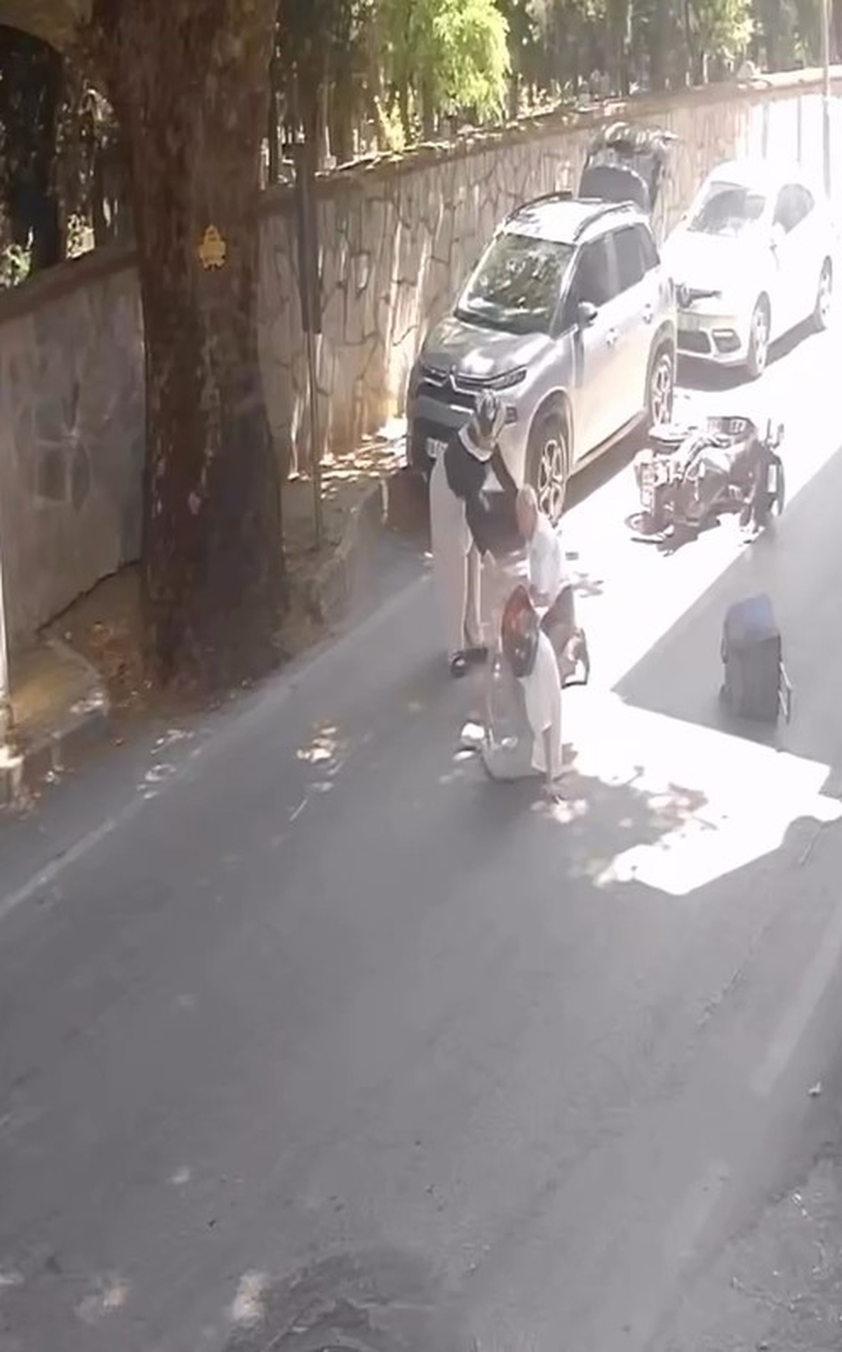 Yayaya Çarpmamak İçin Ani Fren, Motosiklet Devrildi