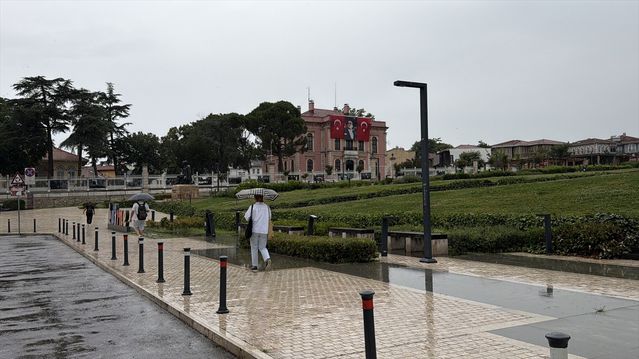 Edirne’de Sağanak Hava Sıcaklığını Düşürdü
