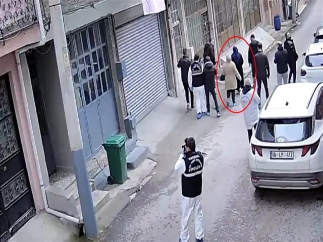 Eşini 15 parçaya ayıran kadının