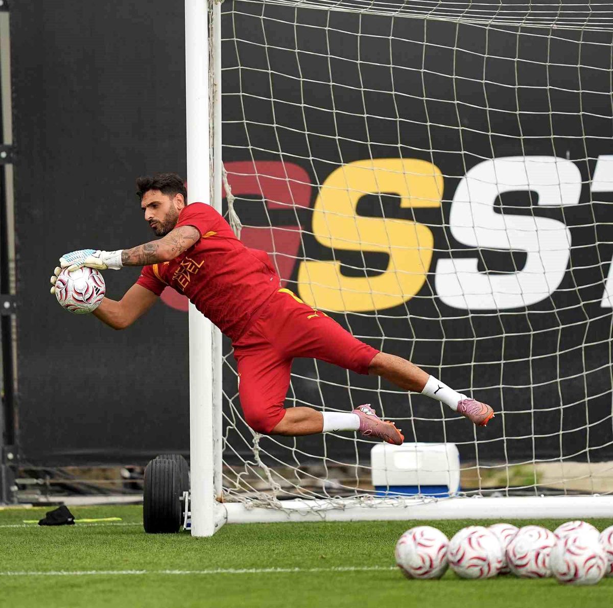 Galatasaray, hazırlıklara devam ediyor
