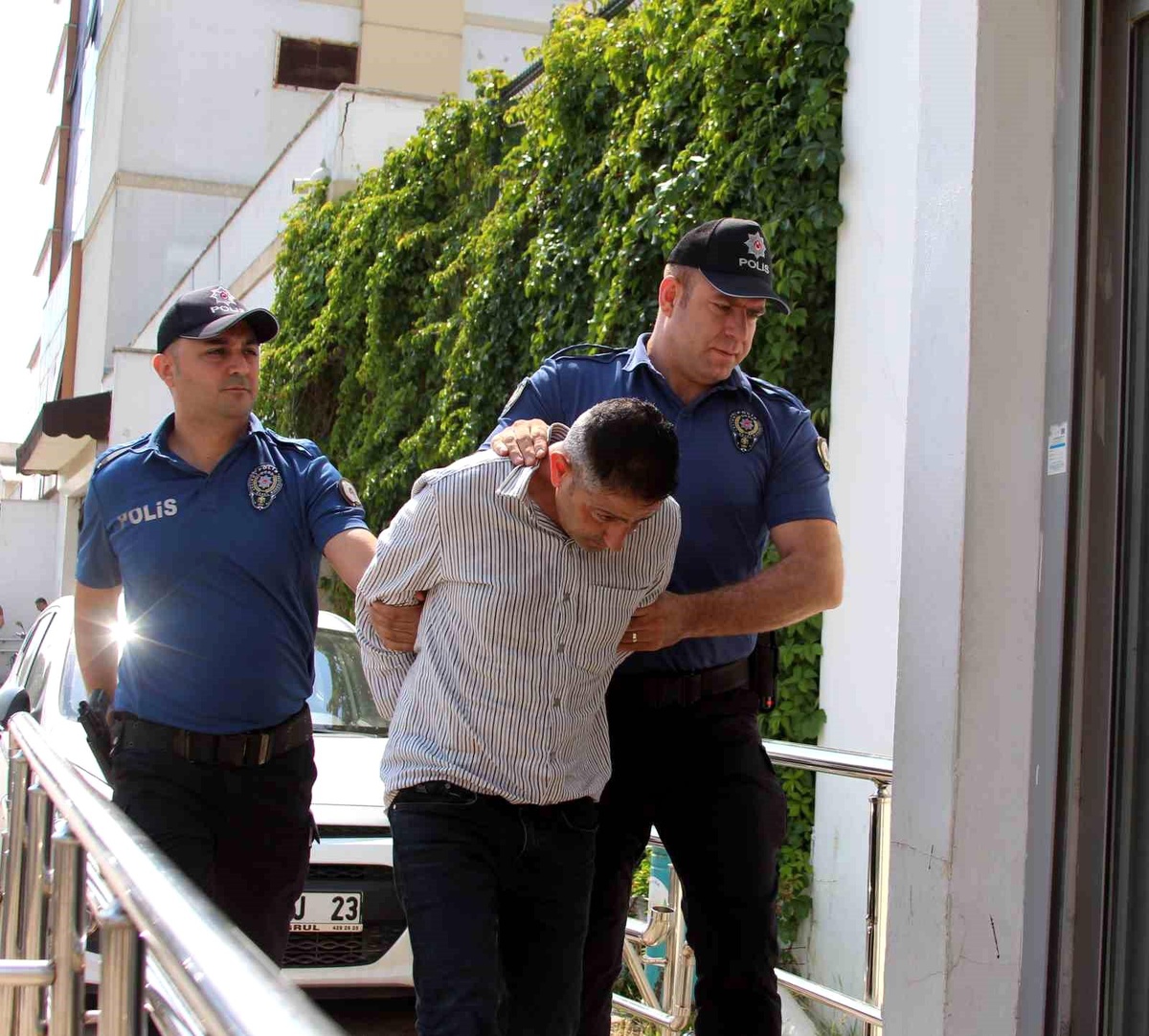 Alkollü Sürücü Yaya Geçidinde Kaza Yapıp Kaçtı
