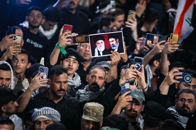 Hamaney'in naaşı Kerbela'ya getirildi: Katılanların sayısı şok etti