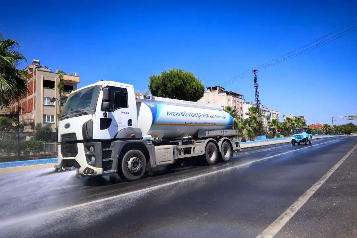 İncirliova karayolunda temizlik çalışmaları tamamlandı