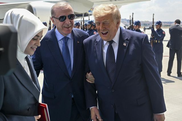 İngilizler, Trump-Erdoğan görüntülerindeki detayı es geçmedi! Dünyaya böyle servis ettiler