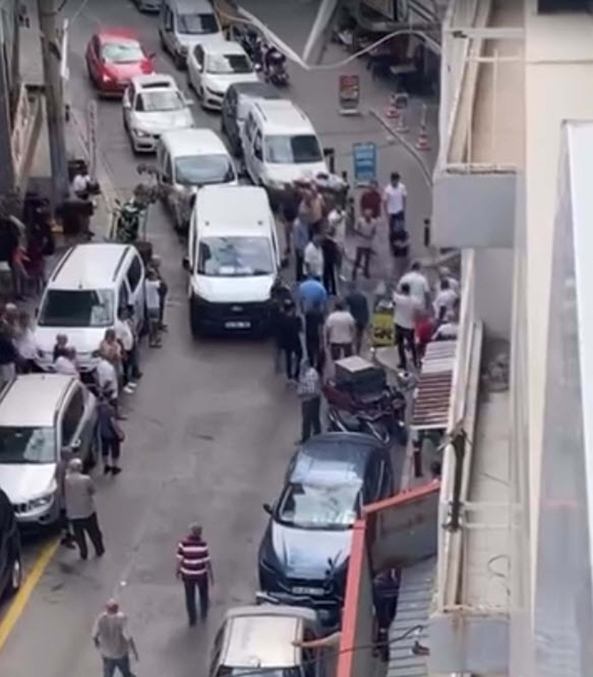 İzmir\'de pompalı tüfekle saldırı!