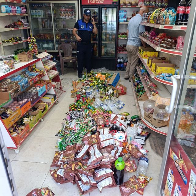 Hepsi market rafından çıktı! Son kullanma tarihinin üstünden seneler geçmiş