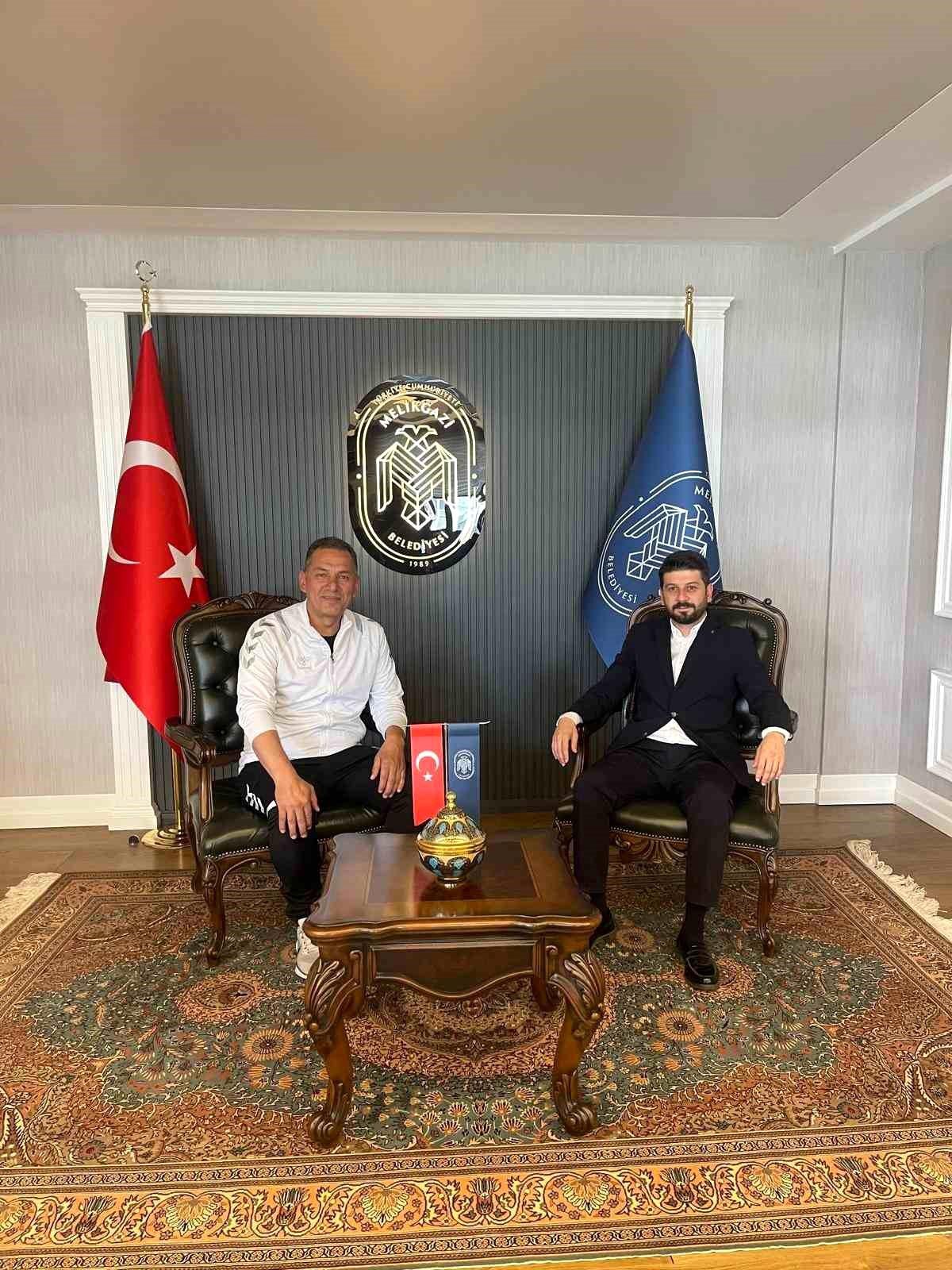 Kocasinan Şimşekspor, Rasim Aykurt ile anlaştı