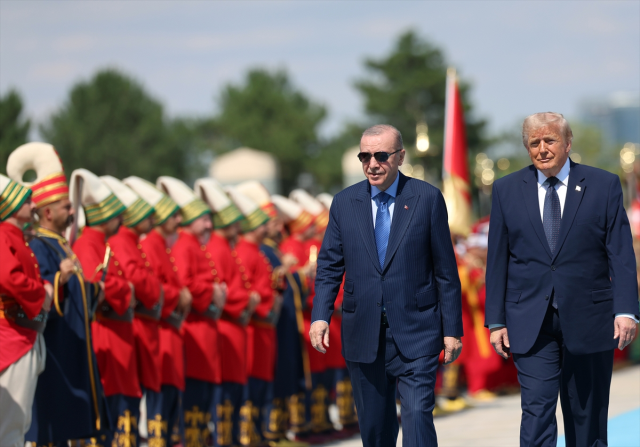 NATO Zirvesi'nde Mehteran'ı övdü, baskı yüzünden sildi: Mehter bando değildi, bir silahtı