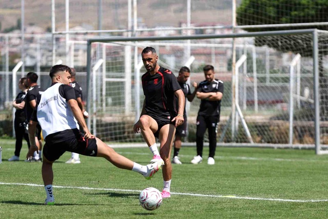 Sivasspor Çift Antrenmanla Sezon Hazırlıklarına Devam Ediyor