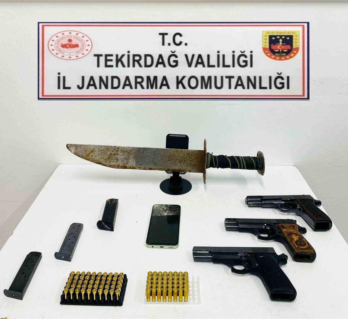 Tekirdağ\'da Uyuşturucu ve Silah Operasyonu