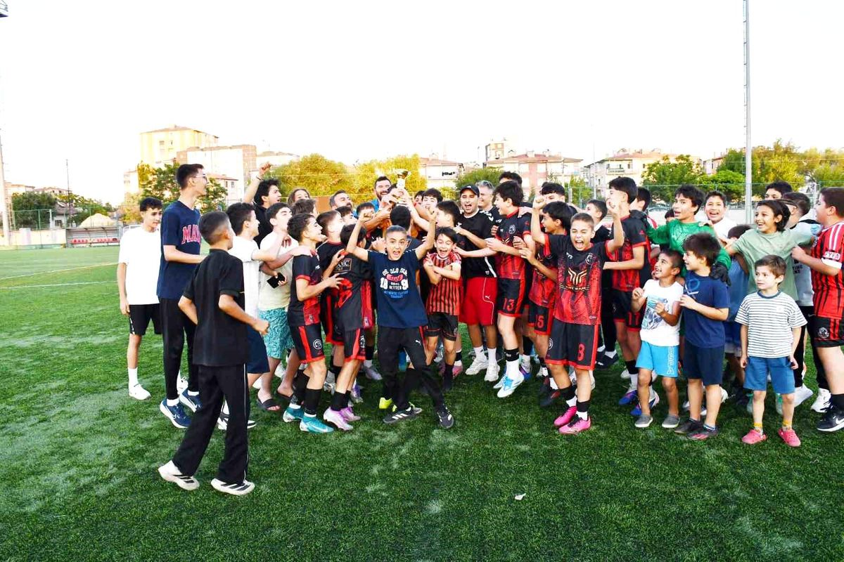 Fatih Yurt SK U13 Şampiyon
