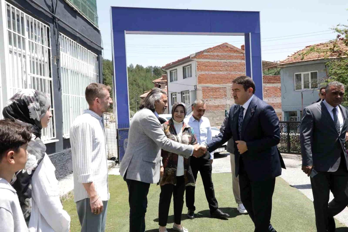 Vali Işın, Geleneksel Okçuluk Tesisi\'ni Ziyaret Etti