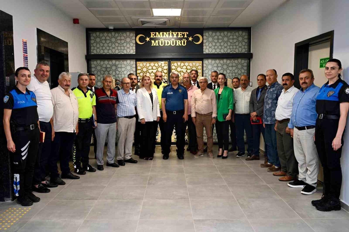 Yalova\'da Muhtarlarla Güvenlik Toplantısı