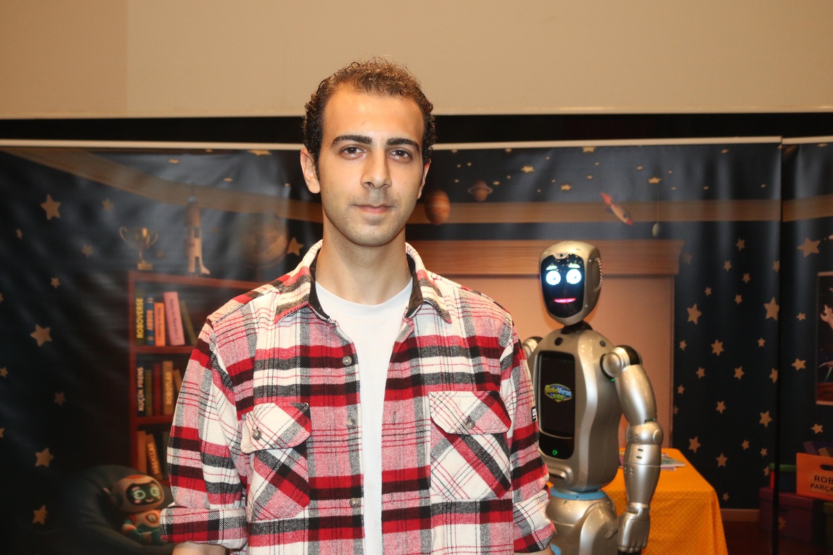 Çocuk Tiyatrosunda Robot Yıldız: Ada 7