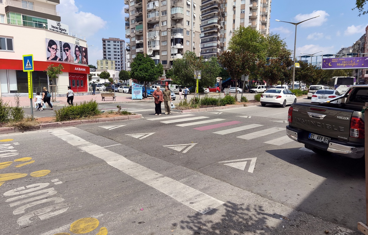Alkollü sürücü yayaya çarpıp kaçtı