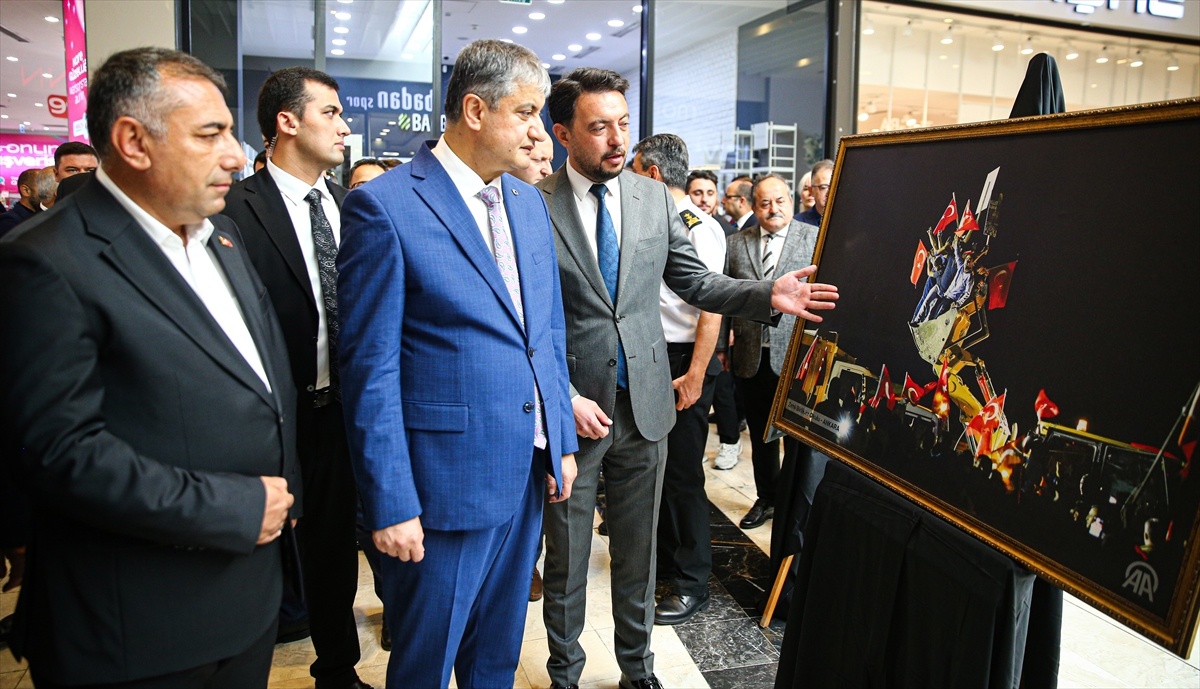 Adana\'da 15 Temmuz fotoğraf sergisi açıldı