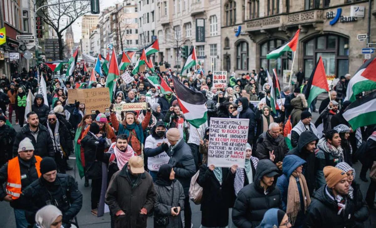 Almanlar artık İsrail\'in soykırımını protesto edemeyecek! İsrail\'in var olma hakkını inkar edenlere 5 yıl hapis geliyor