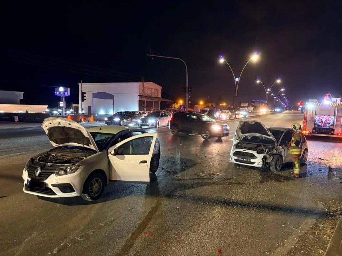 Hatay\'da Trafik Kazası: 2 Yaralı