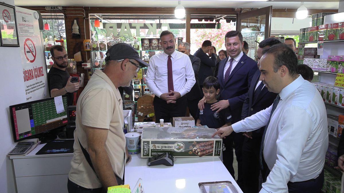 Bakan Kacır Zonguldak\'ta Esnafı Ziyaret Etti