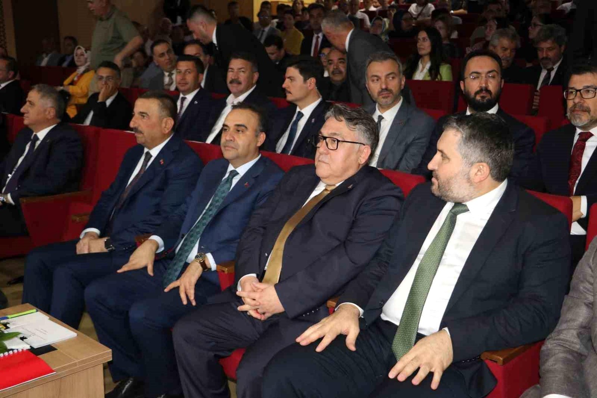 Bakan Kacır: NATO\'da sözü dinlenen Türkiye var