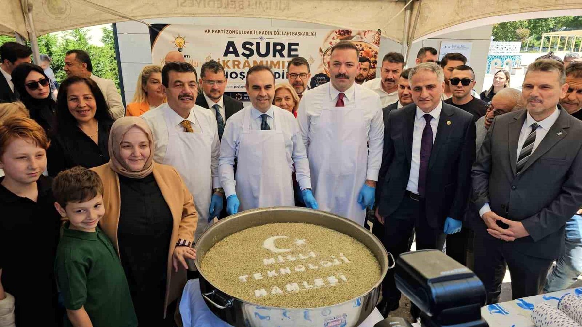 Bakan Kacır Zonguldak\'ta Aşure İkramı Yaptı