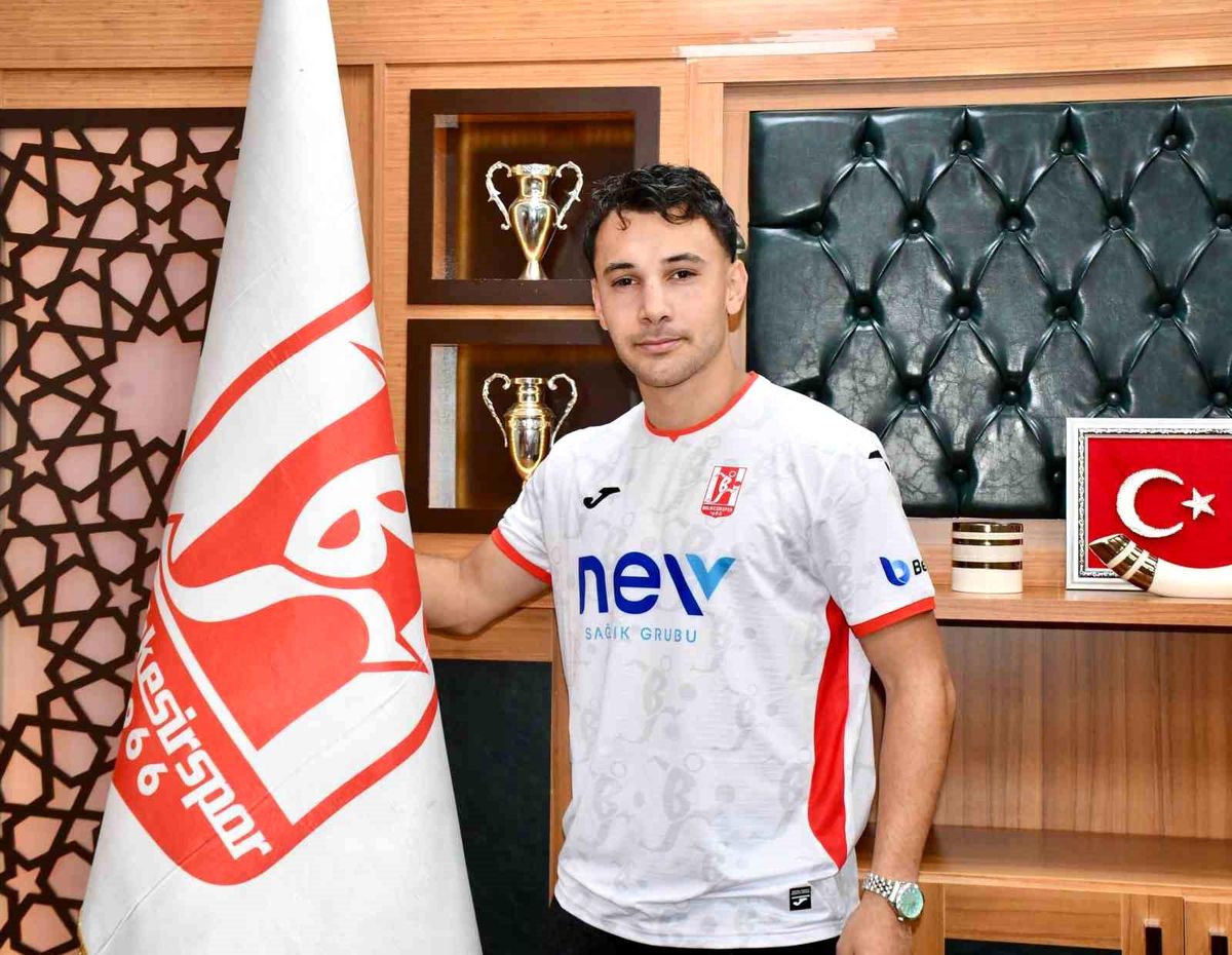 Balıkesirspor\'dan Üç Yeni Sözleşme
