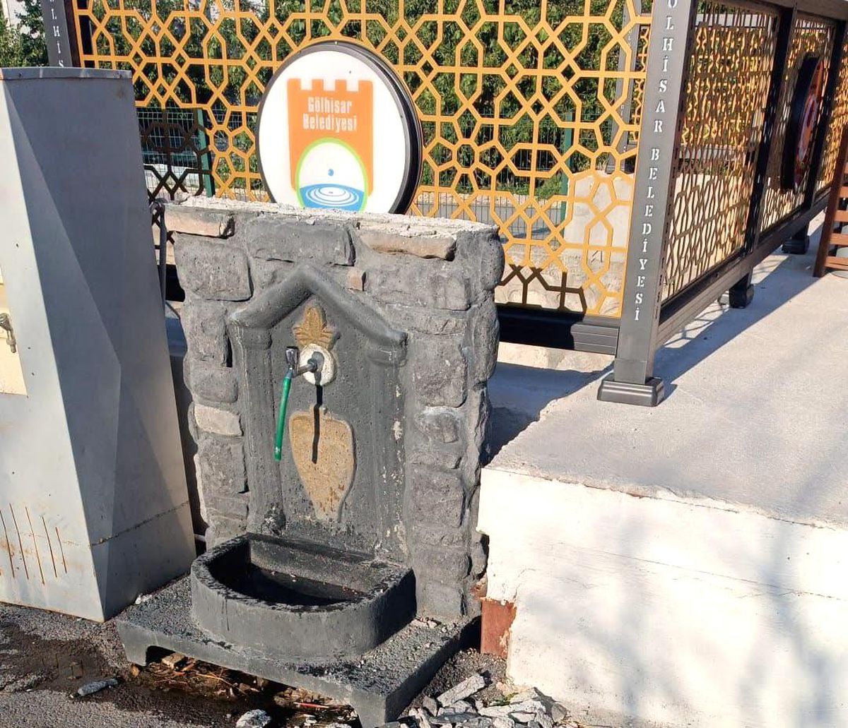 Burdur\'da Gençler Çeşmeye Zarar Verdi