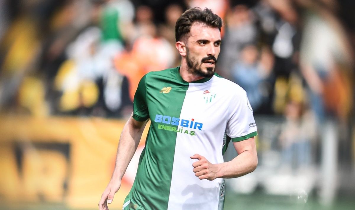 Bursaspor Hakkı Türker ile Yollarını Ayırdı