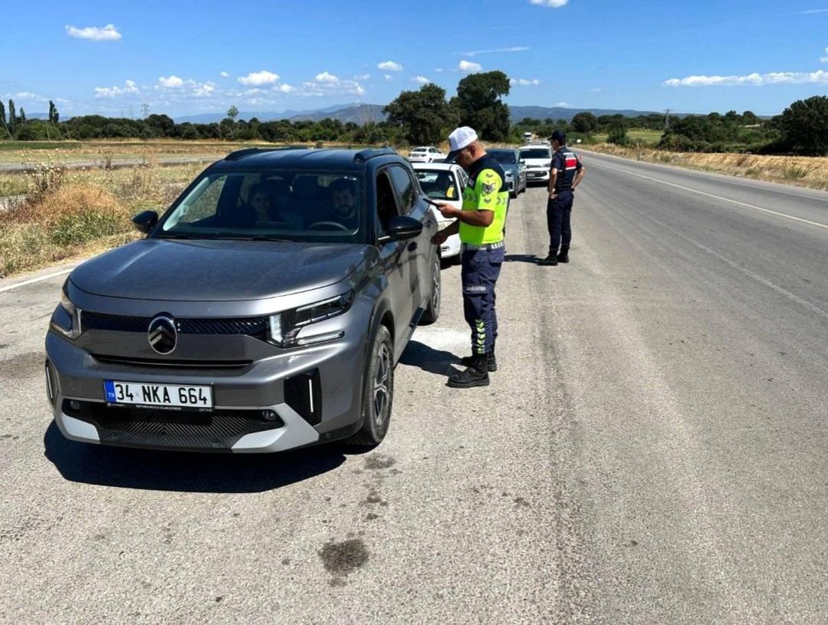 Çanakkale\'de Trafik Denetimi: 17 Araç Men Edildi