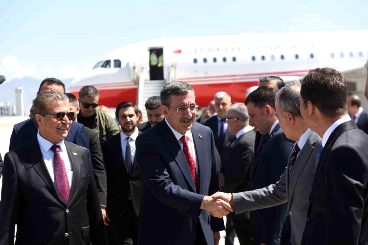 Cumhurbaşkanı Yardımcısı Cevdet Yılmaz, KKTC\'de