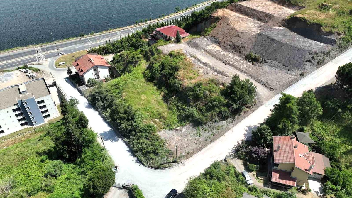 Gölcük Halıdere\'de 3 sokakta parke çalışması tamamlandı