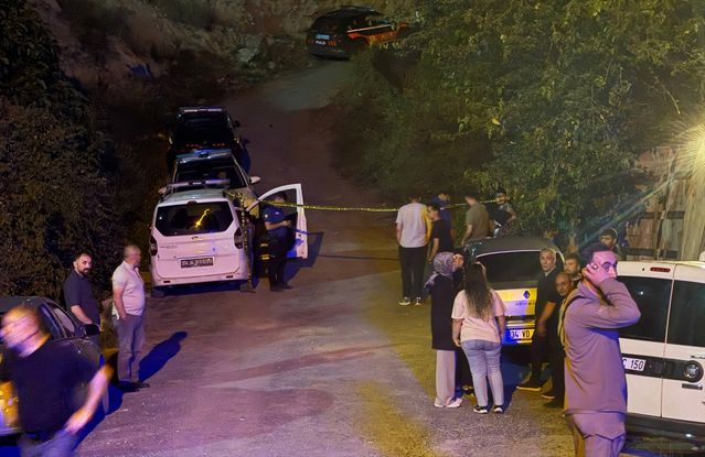 Arnavutköy’de Aile Katliamı: Boşanmış Eş ve Oğul Öldürüldü